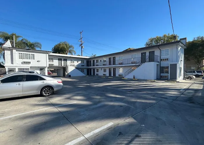 All Motels Pine Tree Inn
