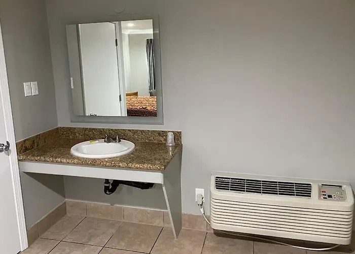 Hotel near College: Stay Inn Motel